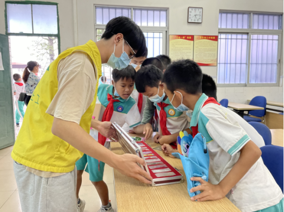 阜沙鎮(zhèn)禁毒信息〔2022〕第254期--【禁毒攻堅】“無毒青春，健康校園”—阜沙鎮(zhèn)開展禁毒宣傳進校園